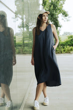 Load image into Gallery viewer, Cassis Dress