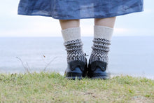 Load image into Gallery viewer, Nishiguchi Kutsushita, Wool, Made in Japan, Ethically Produced, Socks, Jaquard, Patterned, Oatmeal