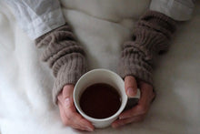 Load image into Gallery viewer, Nishiguchi Kutsushita, Alpaca, Made in Japan, Ethically Produced, Arm Warmer, Leg Warmer, Cozy, Beige