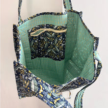 Load image into Gallery viewer, Handker Quilted Totes