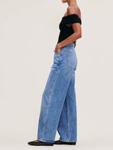Load image into Gallery viewer, Taylor Relaxed Barrel Jeans Ultra High Rise - Meadow Lake 31&quot; Inseam