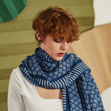 Load image into Gallery viewer, Handker Indigo Scarves