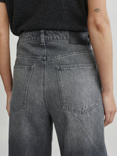 Load image into Gallery viewer, Miro Barrel High Rise Jeans - Ash Grey