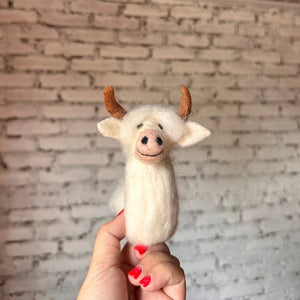 Highland Cow Finger Puppet - White