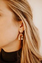 Load image into Gallery viewer, Leopard Print Arch Earrings
