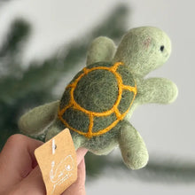 Load image into Gallery viewer, Turtle Finger Puppet