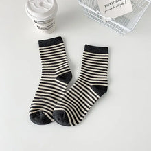 Load image into Gallery viewer, Zebra Striped Socks