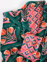 Load image into Gallery viewer, Handker Reversible Velvet Robe
