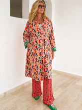 Load image into Gallery viewer, Handker Reversible Velvet Robe