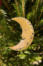 Load image into Gallery viewer, Man on the Moon Screen Printed Board Decoration