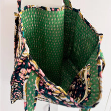 Load image into Gallery viewer, Handker Quilted Totes