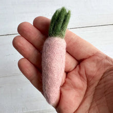 Load image into Gallery viewer, Mini Felted Carrot