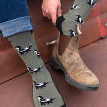Load image into Gallery viewer, Men's Skunk Merino Wool Socks