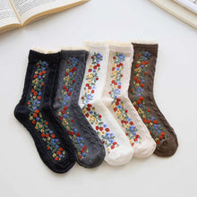 Load image into Gallery viewer, Women's Retro Floral Lace Trim Socks