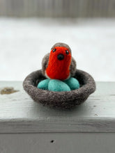 Load image into Gallery viewer, Felted Robin's Nest Set