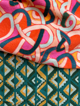 Load image into Gallery viewer, Handker Reversible Velvet Robe