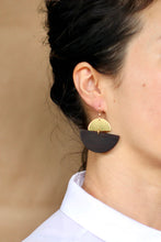 Load image into Gallery viewer, Brass &amp; Wood Boat Earrings