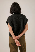 Load image into Gallery viewer, Alpaca Button Down Vest