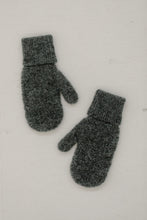 Load image into Gallery viewer, Alpaca Boucle Mittens