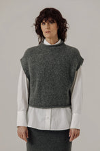 Load image into Gallery viewer, Alpaca Iris Vest