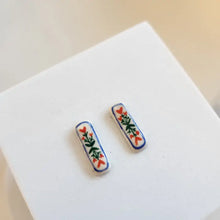 Load image into Gallery viewer, Floral Bar Stud Earrings