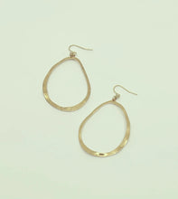 Load image into Gallery viewer, The Kurr Earrings