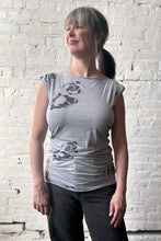 Load image into Gallery viewer, Simple Tee  - Light Heathered Grey Roses
