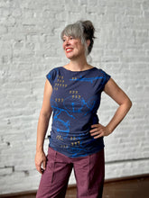 Load image into Gallery viewer, Simple Tee  -Marine Bikes and Commas