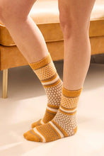 Load image into Gallery viewer, Wool Cashmere Crew Women&#39;s Socks - Honeycomb