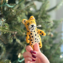 Load image into Gallery viewer, Cheetah Finger Puppet