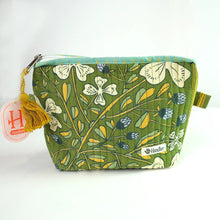 Load image into Gallery viewer, Handker Quilted Pouches