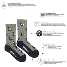 Load image into Gallery viewer, Woman's Skunk Merino Wool Socks