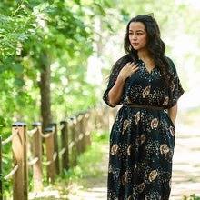 Load image into Gallery viewer, Floral Modal Dress - Paro