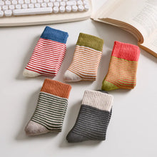 Load image into Gallery viewer, Striped Cotton Socks