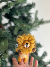 Load image into Gallery viewer, Fluffy Lion Finger Puppet