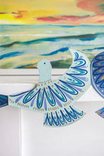 Load image into Gallery viewer, Peace Doves Concertina Garland