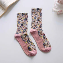 Load image into Gallery viewer, Women's Retro Floral Cotton Crew Socks