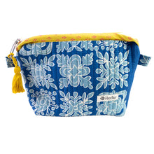 Load image into Gallery viewer, Handker Quilted Pouches