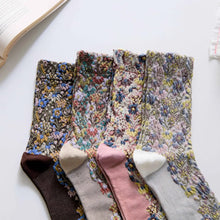 Load image into Gallery viewer, Women's Retro Floral Cotton Crew Socks