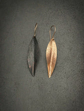 Load image into Gallery viewer, Day and Night Leaf Earrings