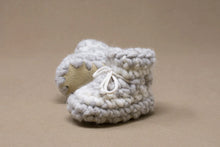 Load image into Gallery viewer, Newborn Padraig Wool Slippers