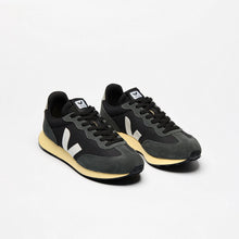Load image into Gallery viewer, Rio Branco II Alveomesh Sneakers - Black &amp; White