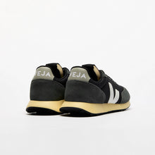 Load image into Gallery viewer, Rio Branco II Alveomesh Sneakers - Black &amp; White