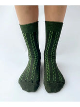 Load image into Gallery viewer, Cable Knit Dress Socks