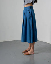 Load image into Gallery viewer, Wander Midi Skirt